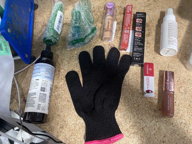 Photo 1 of 10 PIECES MISCELLANEOUS ITEMS 