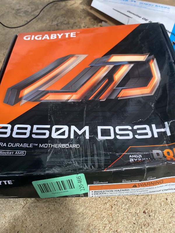 View 2 of **FOR PARTS ONLY BENT & BROKEN*** GIGABYTE B850M DS3H AMD AM5 mATX Motherboard, Support AMD Ryzen 9000/8000/7000 Series, DDR5, 8+2+2 Power Phase, 2X M.2, PCIe 5.0, USB-C, 2.5GbE LAN, EZ-Latch, 5-Year Warranty
