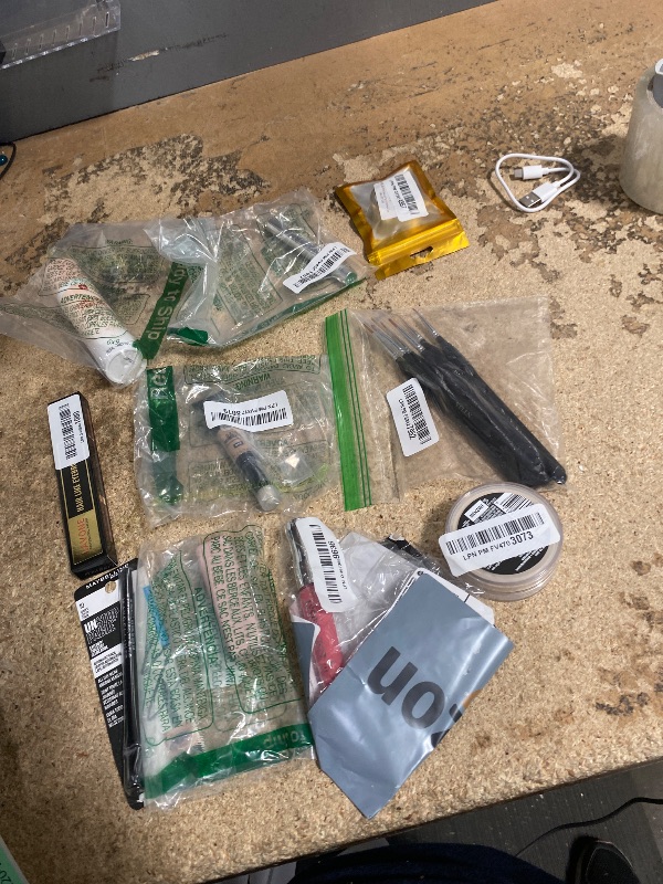 Photo 1 of 10 PIECES MISCELLANEOUS ITEMS