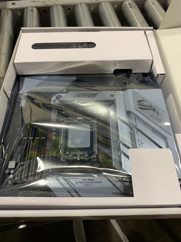 Photo 1 of ASUS ROG Strix B650-A Gaming WiFi AMD B650 AM5 Ryzen™ Desktop 9000 8000 & 7000 ATX motherboard, 12 + 2 power stages, DDR5, 3x M.2 slot, PCIe® 4.0, 2.5G LAN, WiFi 6E, USB 3.2 Gen 2x2 Type-C®, Aura Sync