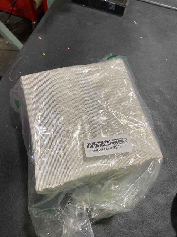 Photo 1 of 100 Pack Photo Folders 4x6 Paper Picture Frame Photo Frame Cards Cardboard Greeting Cards Photo Inserts for Christmas New Year Birthday Greeting Classroom DIY - White