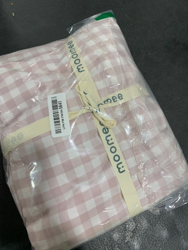 Photo 1 of MooMee Gingham Duvet Cover Set 100% Washed Cotton Linen Like Textured Breathable Durable Soft Comfy Modern Checkered Design (Classic Gingham Greyish Pink, Oversized Full 82"x86")