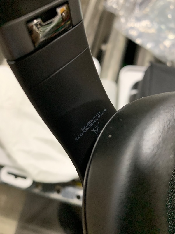 Photo 1 of Beats Studio Pro - Premium Wireless Over-Ear Headphones- Up to 40-Hour Battery Life, Active Noise Cancelling, USB-C Lossless Audio, Apple & Android Compatible - Black