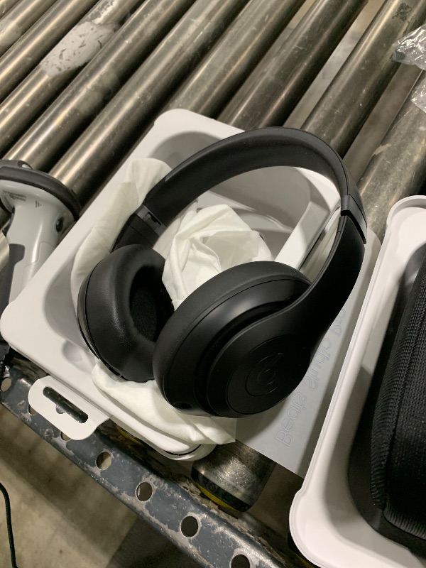 Photo 1 of Beats Studio Pro - Premium Wireless Over-Ear Headphones- Up to 40-Hour Battery Life, Active Noise Cancelling, USB-C Lossless Audio, Apple & Android Compatible - Black