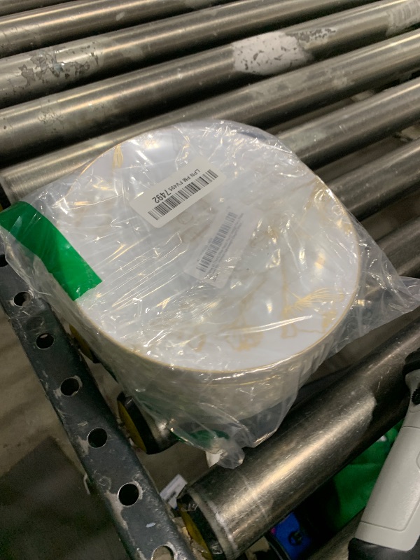 Photo 1 of [7'' Plates 40 Count] White Plastic Floral Design Party Plates With Gold Rim Premium heavyweight Elegant Disposable Tableware Dishes