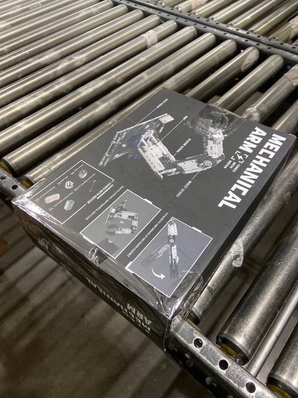 Photo 1 of UNCLE BRICK Mechanical Technical Arm Building Blocks Set,Toy Set with Remote Control and 8-Way Control,STEM Educational Toys,Set for Boys and Girls 8-14,Technic Robotic Arm Set for Adult(784Pcs)