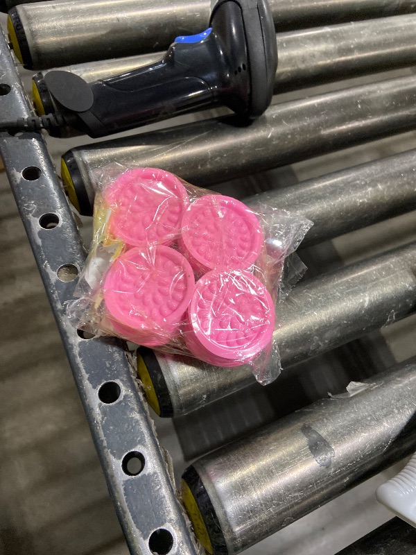 Photo 1 of 100Pcs False Lash Glue Holder, Lash Trays for Extensions, Disposable Plastic Eyelashes Pallet Pads (Pink)