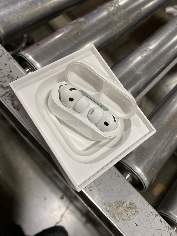 Photo 1 of Apple AirPods Pro 3 Wireless Earbuds, Active Noise Cancellation, Live Translation, Heart Rate Sensing,Hearing Aid Feature,Bluetooth Headphones,Spatial Audio, High-Fidelity Sound, USB-C Charging, White