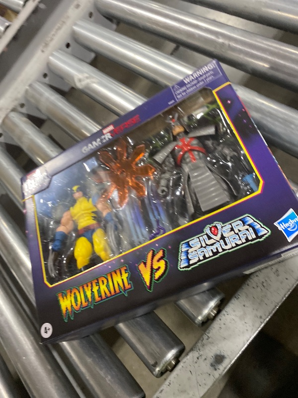 Photo 1 of MISSING PIECES********Marvel Legends Series Gamerverse Wolverine vs Marvel's Silver Samurai, Retro Video Game -Inspired Collectible 6-Inch Action Figures
