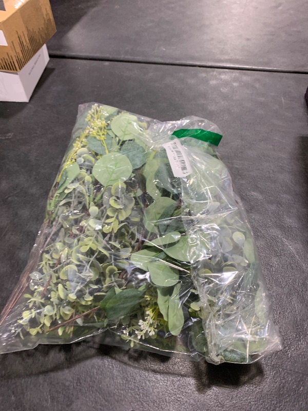 Photo 1 of ZeKonan 40 Pcs Artificial Greenery Eucalyptus Stem Silver Dollar Leaves Baby Eucalyptus Leaves Suitable for Family Wedding Vase Centerpieces Bouquet Flower Arrangement