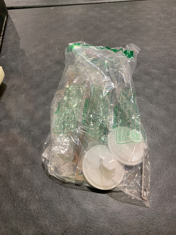 Photo 1 of 2pcs Suction Cup Bird Perch, Natural Window Shower Perch Stand for Small Medium Large Birds, Parrots, Cockatoo, Macaw, Parakeet, for Mirror, Car, Bath, Tiles, Wood, Ceramic, Indoor Outdoor, Y Shape