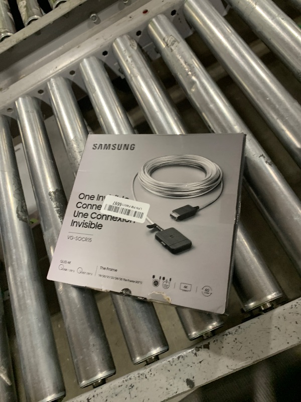 Photo 1 of Samsung 15m One Invisible Connect Cable for QLED 4K & The Frame TVs (Model) - White - VG-SOCR15/ZA