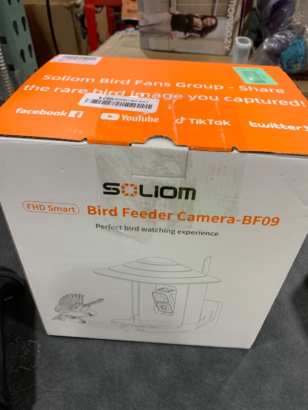 Photo 1 of SOLIOM BF09 Bird Feeder with Camera Wireless Outdoor,Smart Feeder Camera with AI Identify Species,Backyard Watching Gift,Auto Record Bird Video,Instant Notifications, US