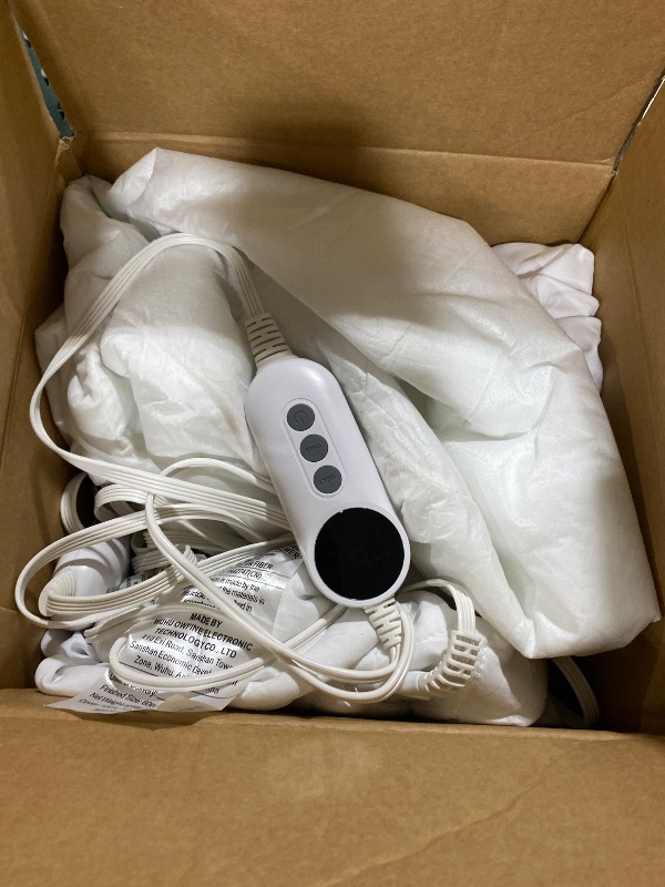 Photo 1 of SameBed Heated Mattress Pad Queen Size, Quilted Fitted Electric Mattress Pad with 9 Heat Setting Controller, 2/4/6/10 Hours Auto Off, Soft Mattress Cover Stretches up to 21 Inches Deep, White