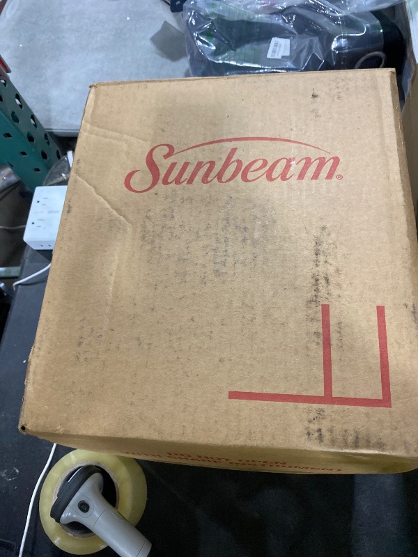 Photo 1 of SameBed Heated Mattress Pad Queen Size, Quilted Fitted Electric Mattress Pad with 9 Heat Setting Controller, 2/4/6/10 Hours Auto Off, Soft Mattress Cover Stretches up to 21 Inches Deep, White