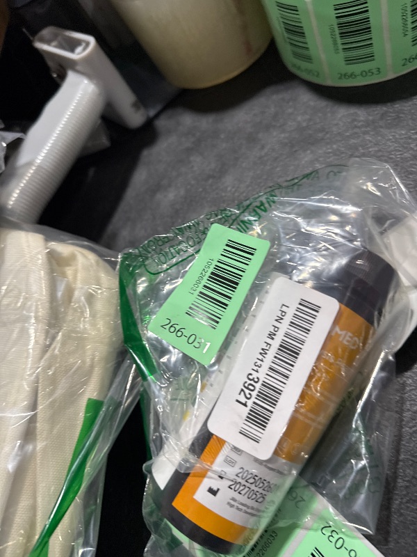 Photo 1 of 100 x AYDMED 9-in-1 UTI Test Strips | 9 Parameter Urine Test Strips for Leukocytes, Nitrite, Specific Gravity, pH, Protein, Urobilinogen, Bilirubin, Ketone & Ascorbic Acid | FSA & HSA Eligible