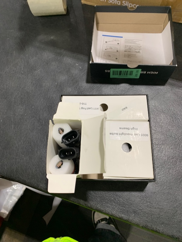 Photo 1 of AMXTOBUB For 2009-2016 Toyota Venza light Bulbs, 9005 High Beam H11 Low Beam H11 Fog Light License Plate Lights Combo, 8PCS