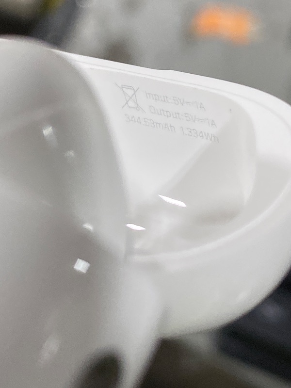 Photo 1 of Apple AirPods Pro 3 Wireless Earbuds, Active Noise Cancellation, Live Translation, Heart Rate Sensing,Hearing Aid Feature,Bluetooth Headphones,Spatial Audio, High-Fidelity Sound, USB-C Charging, White