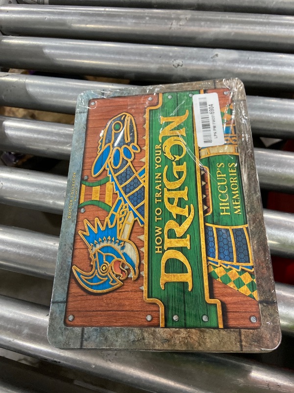 Photo 1 of Doctor Collector: How To Train Your Dragon - Hiccup´s Memories - Ultimate Collector's Tin Box, Movie Props, Photos, Maps, Coins, Authentic Memorabilia