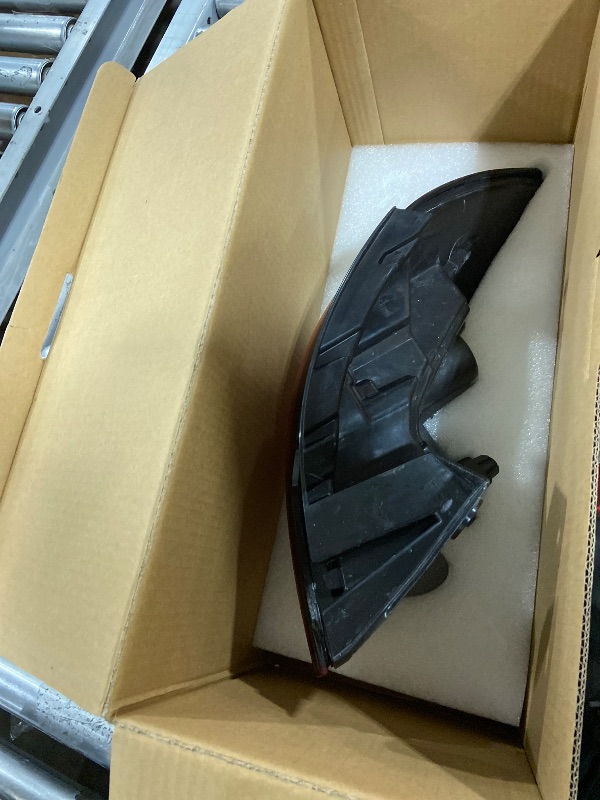 Photo 1 of YEQSHNG RH LED Type Outer Tail light Assembly Compatible with 2023-2025 Ford Escape Tail Lamp Right Passenger Side PJ6B13404A