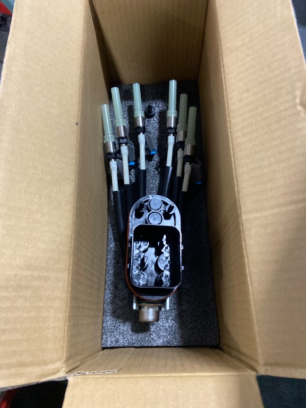 Photo 1 of FJ503 Fuel Injector Assembly w/Bracket Fuel System for Chevrolet Blazer C1500 K1500 Express 1500 2500 1996-2014, for GMC Jimmy Savana Sierra Safari Oldsmobile Chevy V6 4.3L Replace# 93441235 17113295