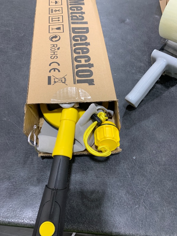 Photo 1 of Wedigout Underwater Metal Detector Handheld,100 Feet Fully Waterproof Metal Detector for Adults,Mini Gold Finder Pulse Induction with LED and Power Indicator for Scuba Diving Beach Backyard Treasure