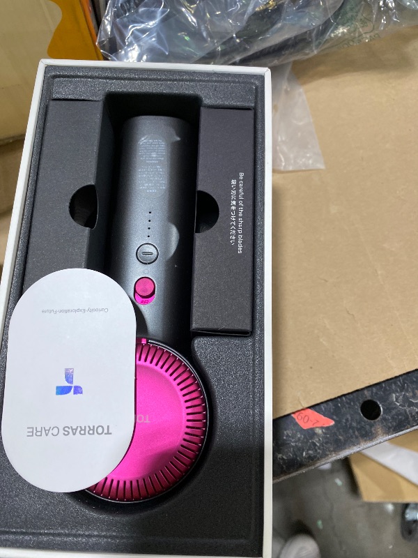 Photo 1 of **SELLING FOR PARTS**TORRAS Rechargeable Fabric Shaver Electric Lint Remover 3-Speed Remove Fuzz, Pilling for Cashmere, Wool, Clothes, Sweater, Coat, Furniture, Clothes depiller with Replacement Blades