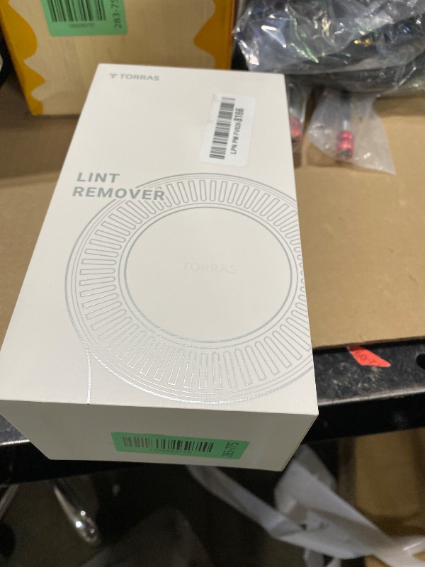Photo 1 of **SELLING FOR PARTS**TORRAS Rechargeable Fabric Shaver Electric Lint Remover 3-Speed Remove Fuzz, Pilling for Cashmere, Wool, Clothes, Sweater, Coat, Furniture, Clothes depiller with Replacement Blades