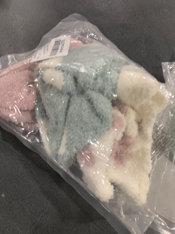 Photo 1 of 3 Pairs Aloe Socks Moisturizing Spa Socks, Winter Warm Home Sleeping Socks Don't Shed Lint, Women Spa Pedicure Foot Care Socks Fluffy Slipper Socks