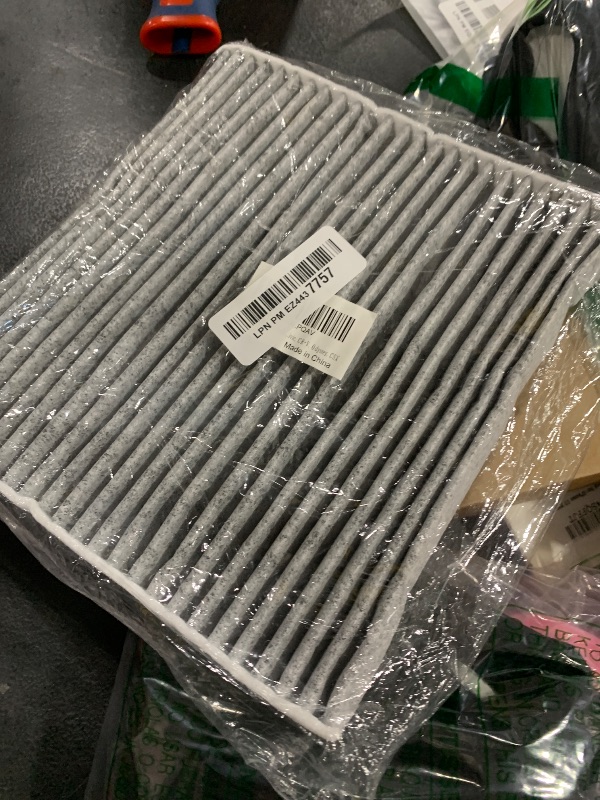 Photo 1 of Car Fresh Breeze Air Filter Replacement for Car Passenger, Cabin Air Filter with Activated Carbon, Auto Compartment Air Filters Replace for CP134, CF10134, Honda & Acura, Civic, CR-V, Odyssey, CSX