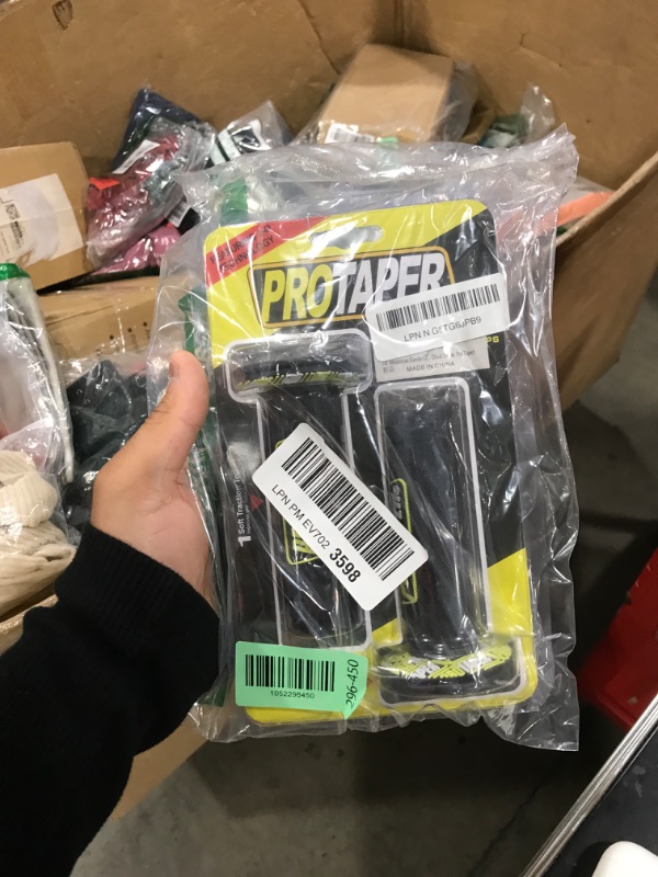 Photo 1 of 7/8" Motorcross Handle Grips Dirt Bike 22mm 24mm Truster Grips Motorcycle Ergonomic Bar End Non Slip Grip Gel Gep Scooter Cruiser Racing Mountain (Black Yellow, Pro Taper)