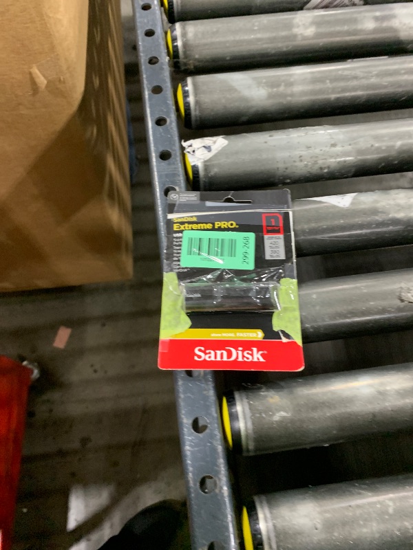 Photo 1 of SanDisk 1TB Extreme PRO USB 3.2 Solid State Flash Drive - Up to 420MB/s, Durable Aluminum Metal Casting - SDCZ880-1T00-GAM46