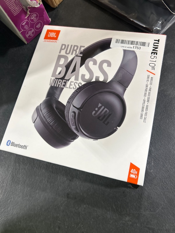 Photo 1 of JBL Tune 510BT - Bluetooth headphones with up to 40 hours battery, microphone for call, foldable and comfortable, Android and iOs compatible (Black)