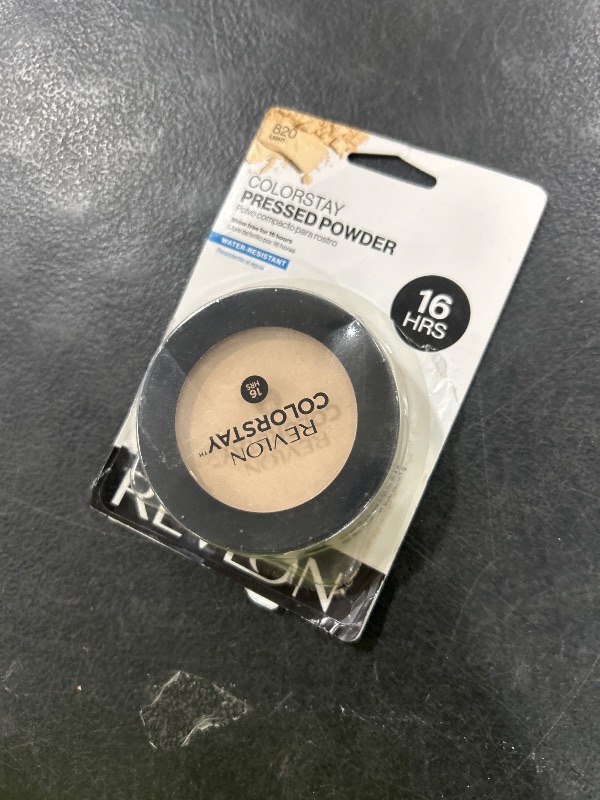 Photo 1 of Revlon ColorStay Pressed Powder Face Makeup, Longwearing, Fragrance-Free, Noncomedogenic, 820 Light, 0.3 oz