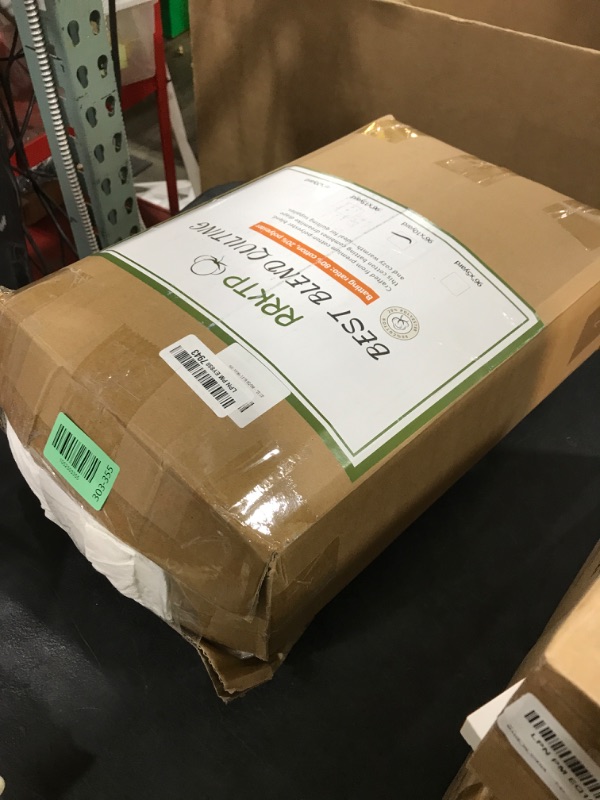 Photo 1 of RRKTP Cotton Quilt Batting by The Roll?80/20 Cotton/Polyester Blend Batting for Quilting,Warm Soft Natural Batting for Sewing,Stuffing for Crafts Handmade Quilts& Sewing Project-96 X 10 Yard
