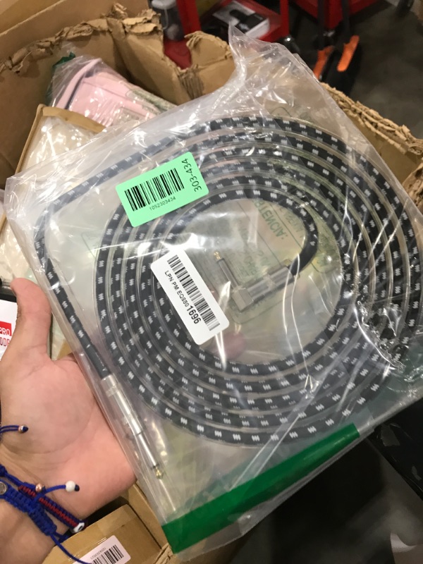 Photo 1 of Donner Guitar Cable 10 ft, Electric Instrument Cable Bass Amp Cord for Electric Guitar Bass Amplifier Audio, 1/4" Right Angle to Straight, Black White
