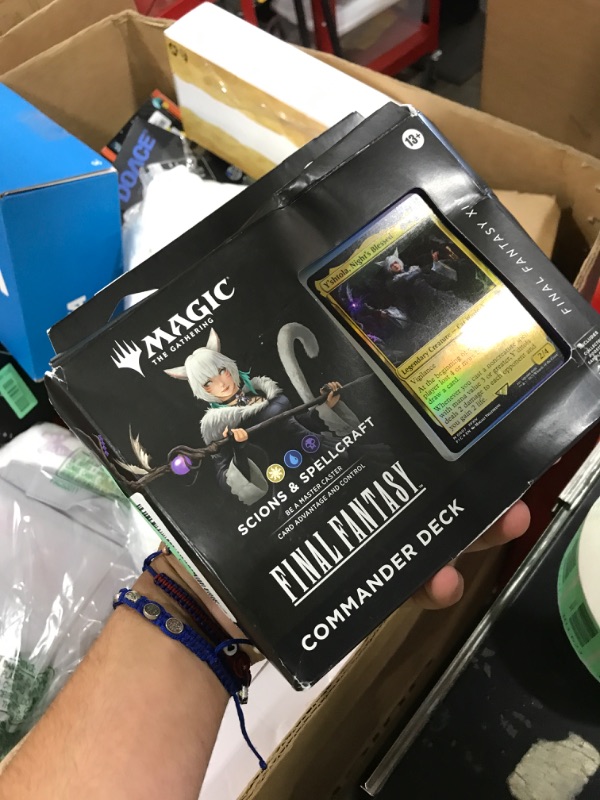 Photo 1 of Magic: The Gathering Final Fantasy XIV Commander Deck - Scions & Spellcraft