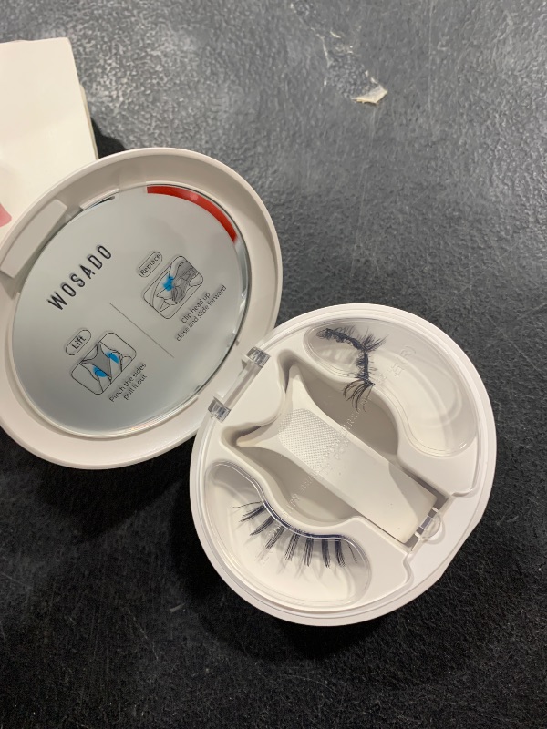 Photo 1 of magnetic lashes