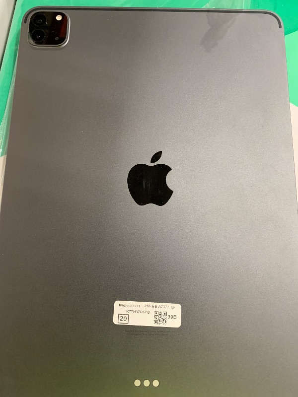 Photo 1 of Apple iPad Pro 11-inch (3nd Gen.) - 256GB - WiFi - Space Gray (Renewed Premium)