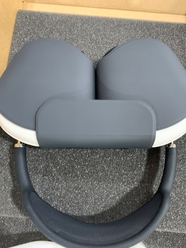 Photo 1 of Apple AirPods Max - Midnight (Renewed)