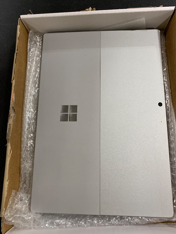 Photo 1 of Microsoft Surface Pro 6 Intel Core i5 8th Gen 8350U 8 GB Memory 256 GB SSD