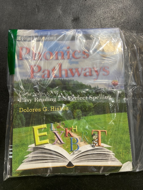 Photo 1 of Phonics Pathways: Clear Steps to Easy Reading and Perfect Spelling