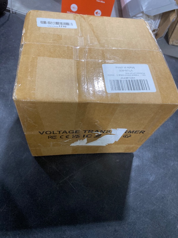 Photo 1 of Yinleader 800W Voltage Converter Step Up 110V-120V to 220V-240V & Step Down 220V-240V to 110V-120V Power Transformer w/US Power Cord,Circuit Breaker Protection (VTUS-800)
