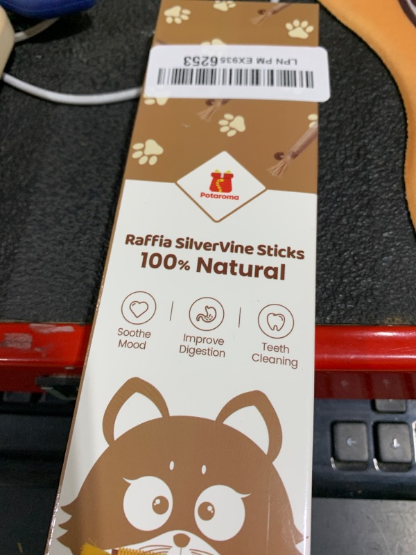 Photo 1 of Potaroma 3 Pack Natural Silvervine Sticks Cat Toys, Catmint Silvervine Blend Sticks, Catnip Kittens Chew Toys Teeth Cleaning, Matatabi Dental Care Cat Treat Edible Kitty Lick Toys, Package May Vary