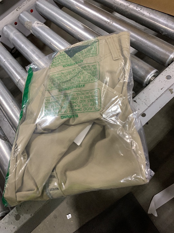 Photo 1 of Lee Men's Extreme Motion Flat Front Regular Straight Pant Original Khaki 36W x 29L