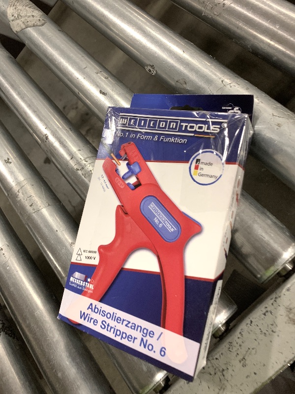 Photo 1 of WEICON Wire Stripper No. 6 | for live working up to 1000 volts | Stripping tool for round cables | working range 0,2-6,0 mm² | VDE-Tested