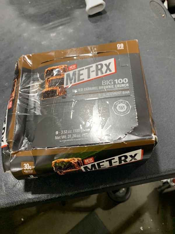 Photo 1 of MET-Rx Big 100 Protein Bar, Meal Replacement Bar, 30G Protein, Salted Caramel Brownie Crunch, 9 Count, 3.52 Oz.(Packaging may vary)