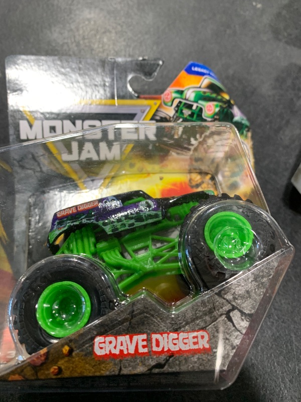 Photo 1 of Monster Jam 2025 Official 1:64 Diecast Truck Series 43 Legacy Trucks Grave Digger