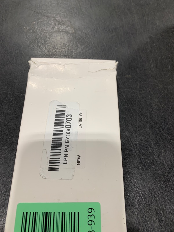 Photo 1 of 1 Inch Gold D Ring Swivel Lobster Claw Clasps,20Pcs Push Gate Snap Hooks Trigger Clips, D-Rings Lobster Claw Clasps for DIY Crafts Bracelet Jewelry Handbag Purse