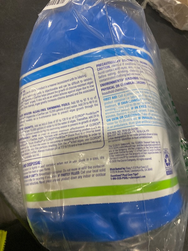 Photo 1 of Clorox® Pool&Spa™ Swimming Pool Algaecide and Clarifier, Prevents and Treats Pool Algae, Clears Water, 128 Fl Oz (Pack of 1)